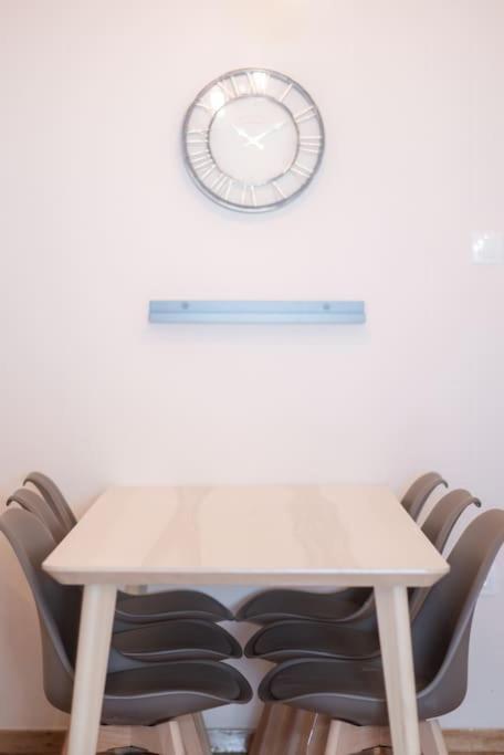 Spacious Urban Apt In The Heart Of Αθήνα Εξωτερικό φωτογραφία