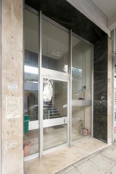 Spacious Urban Apt In The Heart Of Αθήνα Εξωτερικό φωτογραφία