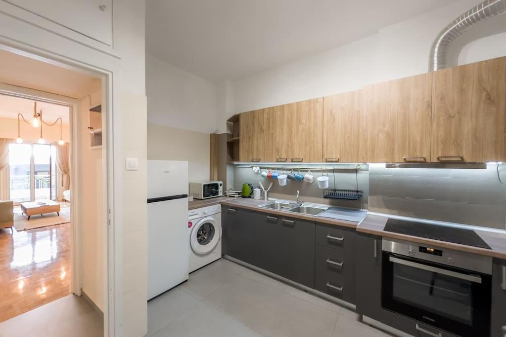 Spacious Urban Apt In The Heart Of Αθήνα Εξωτερικό φωτογραφία