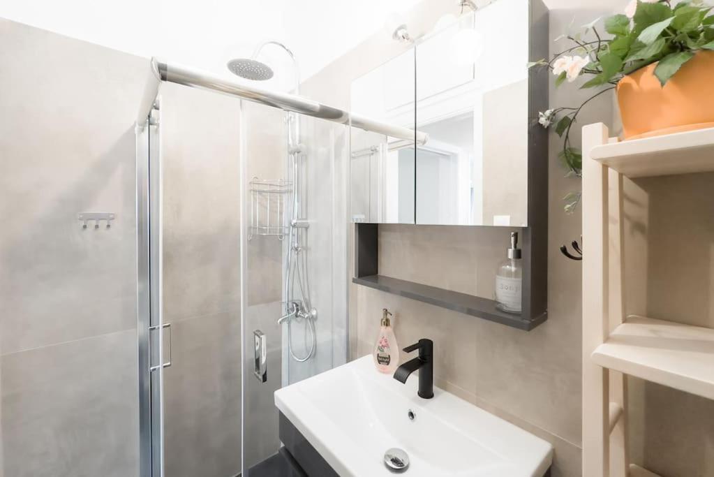 Spacious Urban Apt In The Heart Of Αθήνα Εξωτερικό φωτογραφία