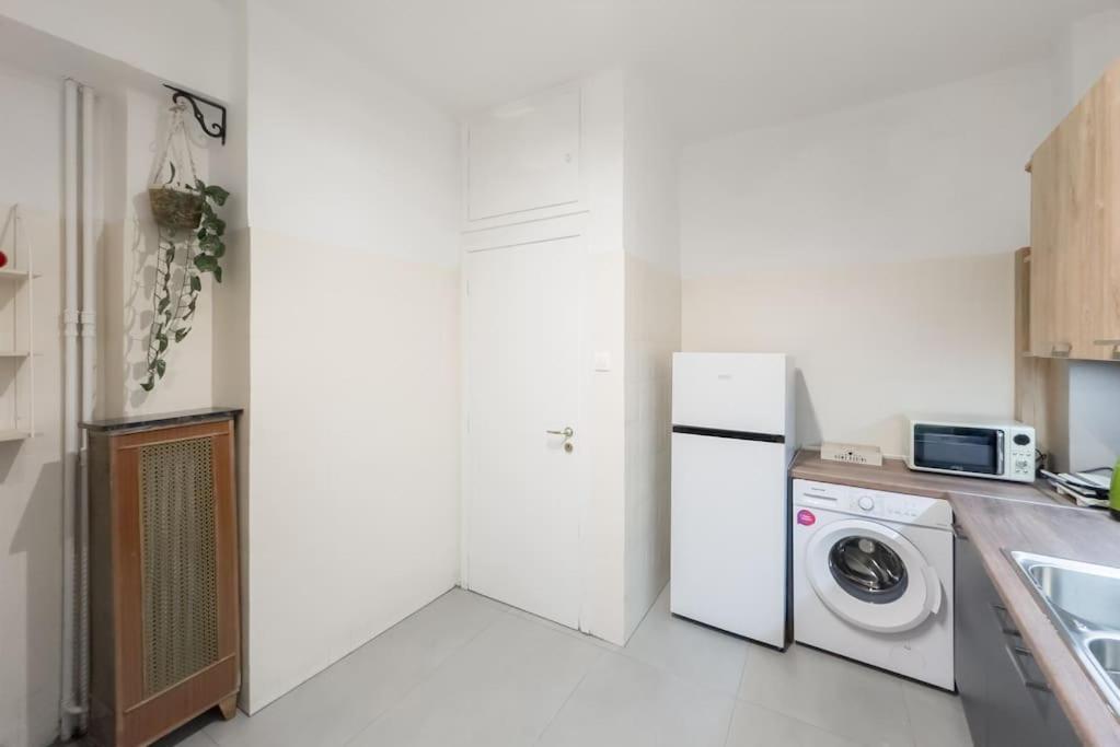 Spacious Urban Apt In The Heart Of Αθήνα Εξωτερικό φωτογραφία