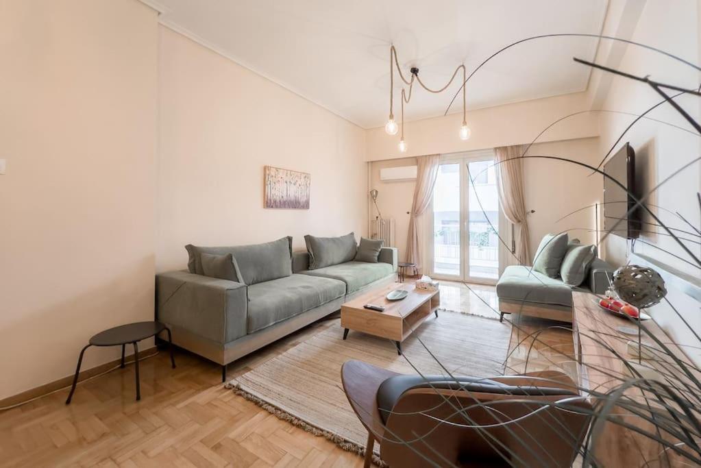 Spacious Urban Apt In The Heart Of Αθήνα Εξωτερικό φωτογραφία
